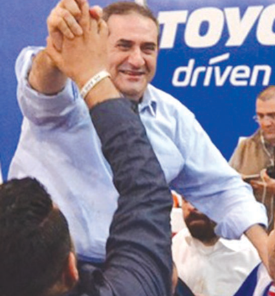 احمد الصفدي مع المحتفلين بالفوز